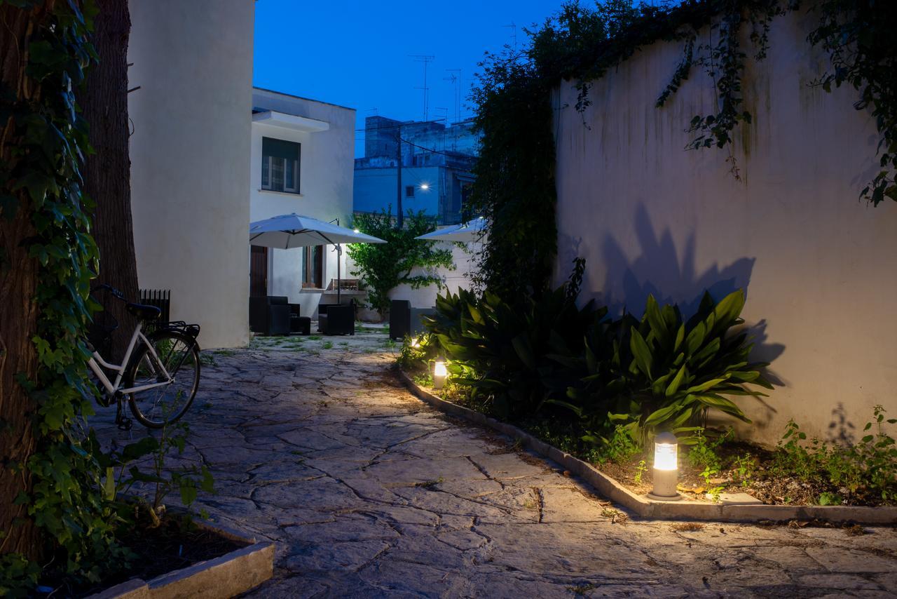Villa Domus Salento Suites & Rooms Con Parcheggio Privato In Loco เลชเช ภายนอก รูปภาพ