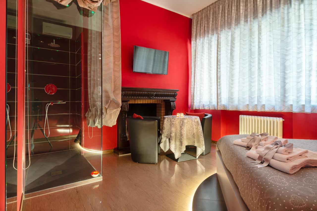 Villa Domus Salento Suites & Rooms Con Parcheggio Privato In Loco เลชเช ภายนอก รูปภาพ