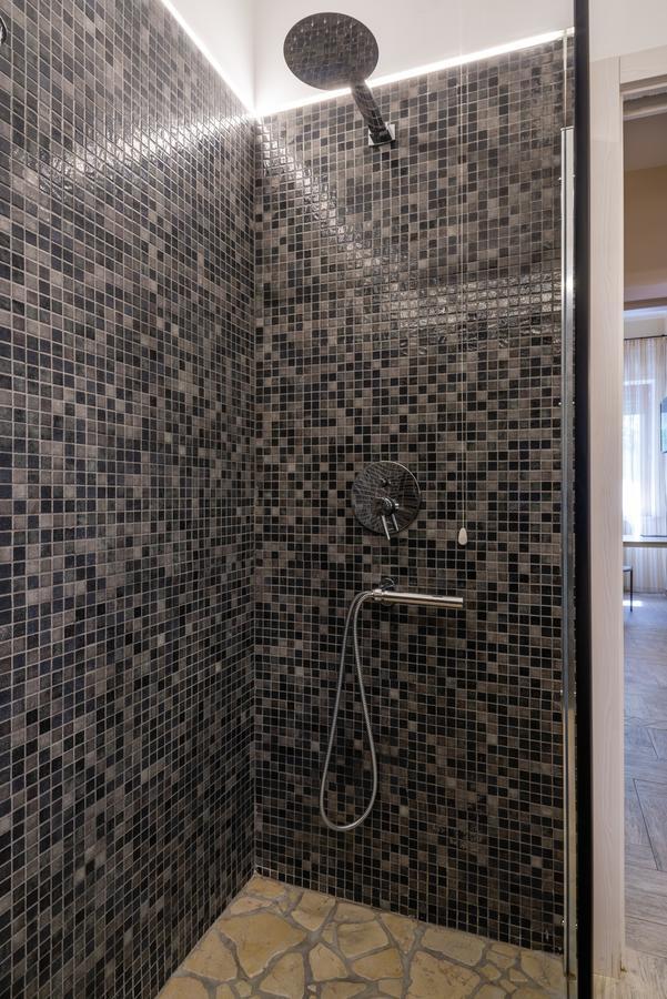 Villa Domus Salento Suites & Rooms Con Parcheggio Privato In Loco เลชเช ภายนอก รูปภาพ