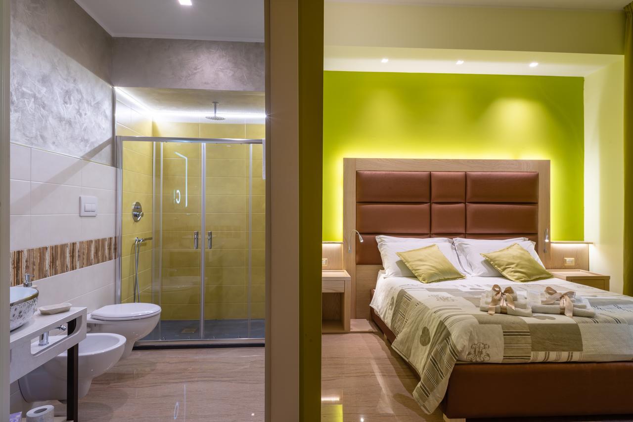 Villa Domus Salento Suites & Rooms Con Parcheggio Privato In Loco เลชเช ภายนอก รูปภาพ