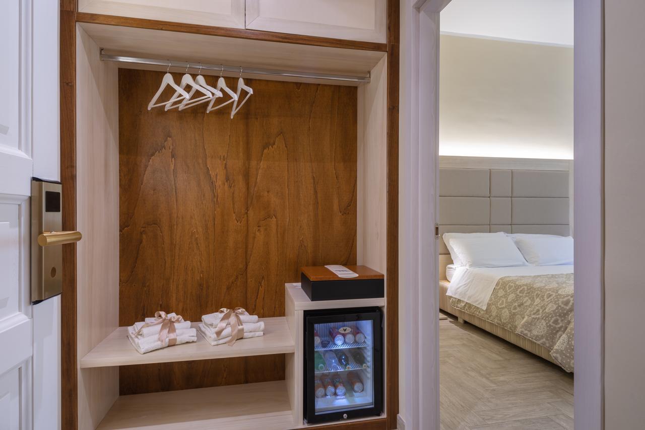 Villa Domus Salento Suites & Rooms Con Parcheggio Privato In Loco เลชเช ภายนอก รูปภาพ