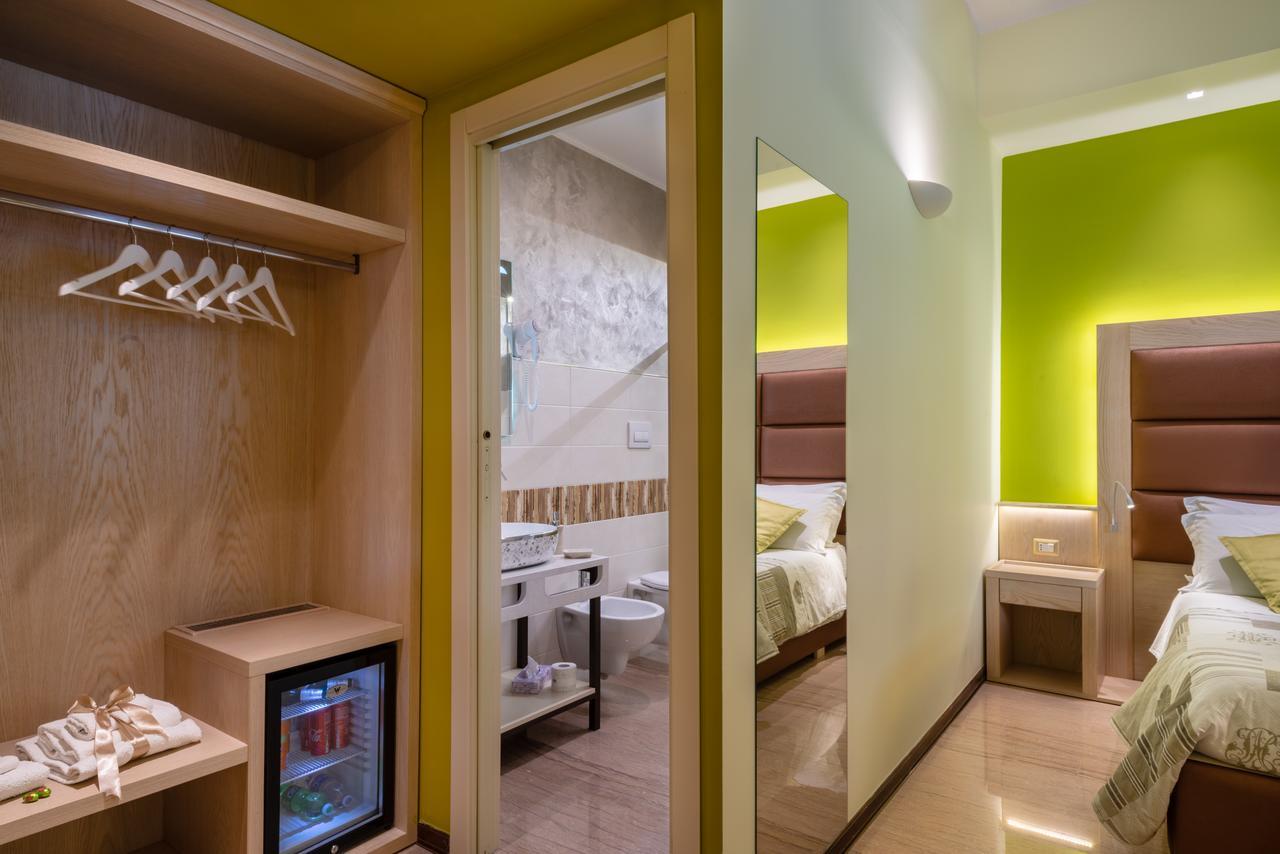 Villa Domus Salento Suites & Rooms Con Parcheggio Privato In Loco เลชเช ภายนอก รูปภาพ