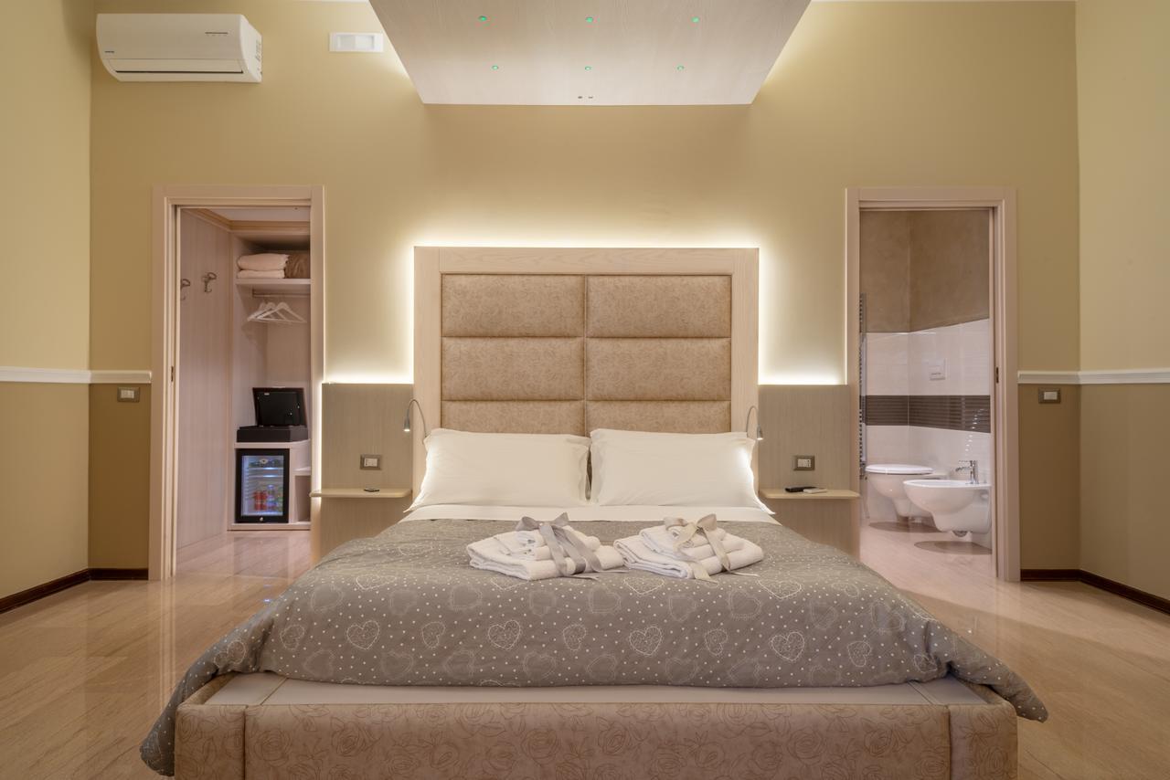 Villa Domus Salento Suites & Rooms Con Parcheggio Privato In Loco เลชเช ภายนอก รูปภาพ