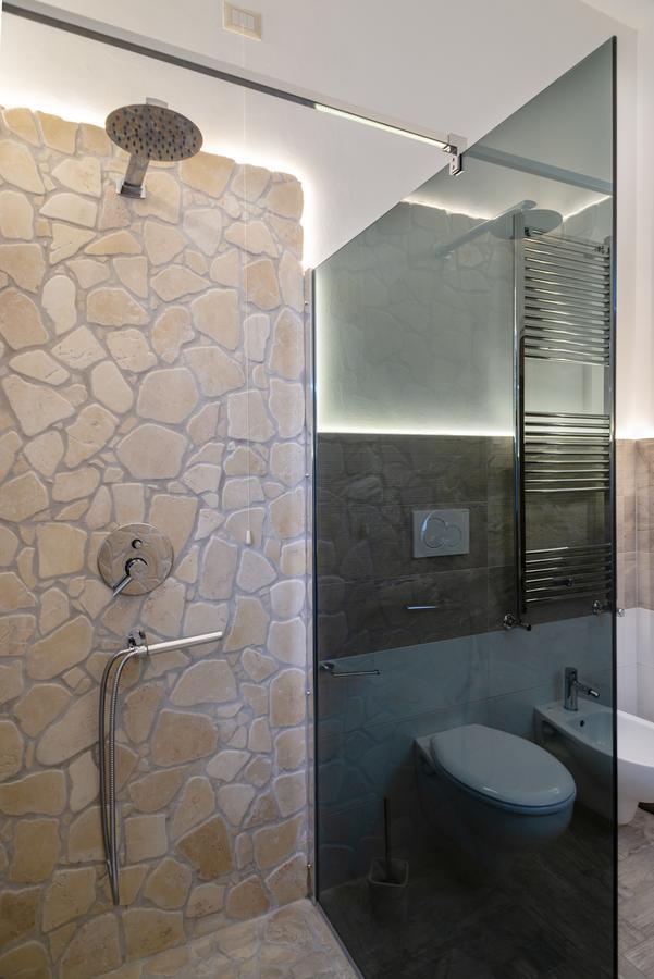 Villa Domus Salento Suites & Rooms Con Parcheggio Privato In Loco เลชเช ภายนอก รูปภาพ