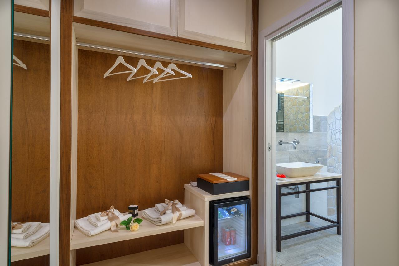 Villa Domus Salento Suites & Rooms Con Parcheggio Privato In Loco เลชเช ภายนอก รูปภาพ