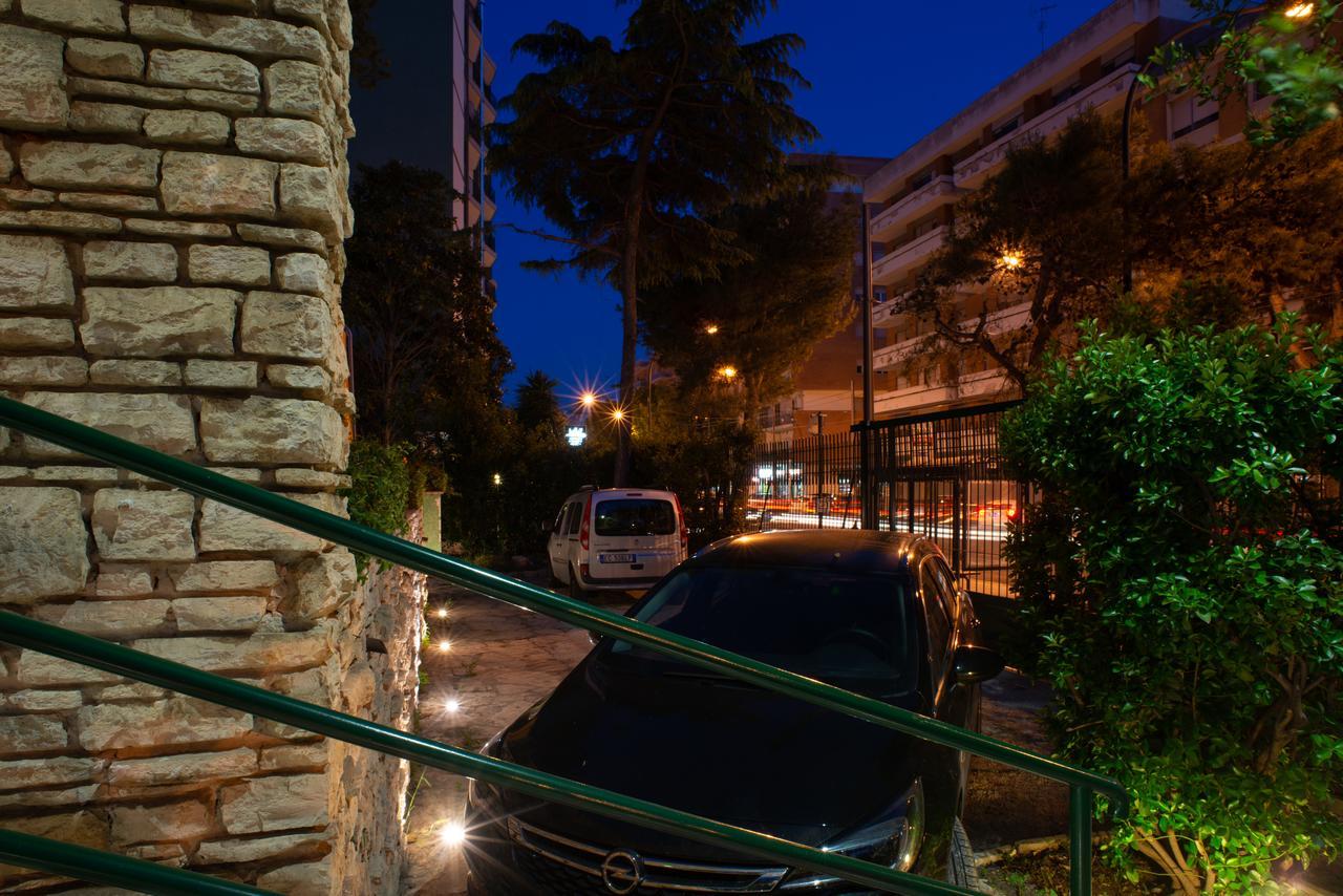 Villa Domus Salento Suites & Rooms Con Parcheggio Privato In Loco เลชเช ภายนอก รูปภาพ