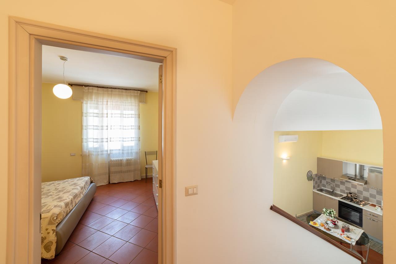 Villa Domus Salento Suites & Rooms Con Parcheggio Privato In Loco เลชเช ภายนอก รูปภาพ