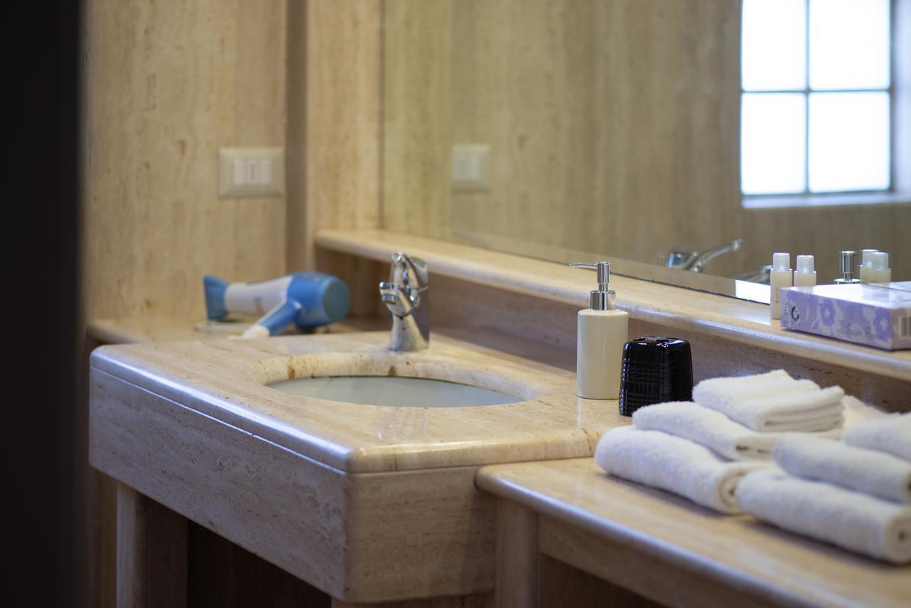 Villa Domus Salento Suites & Rooms Con Parcheggio Privato In Loco เลชเช ภายนอก รูปภาพ