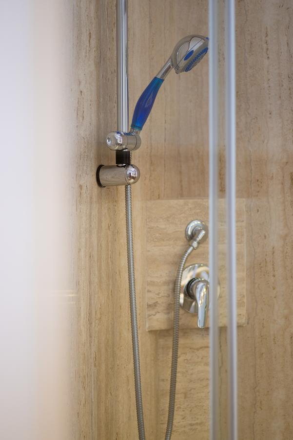 Villa Domus Salento Suites & Rooms Con Parcheggio Privato In Loco เลชเช ภายนอก รูปภาพ