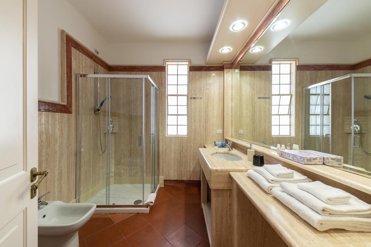 Villa Domus Salento Suites & Rooms Con Parcheggio Privato In Loco เลชเช ภายนอก รูปภาพ