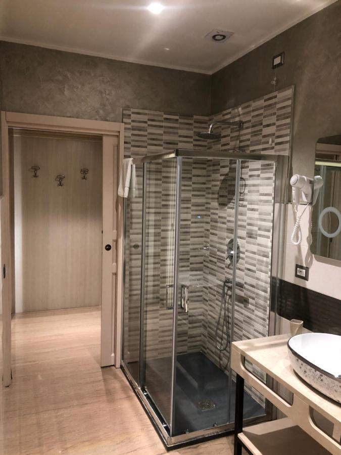 Villa Domus Salento Suites & Rooms Con Parcheggio Privato In Loco เลชเช ภายนอก รูปภาพ